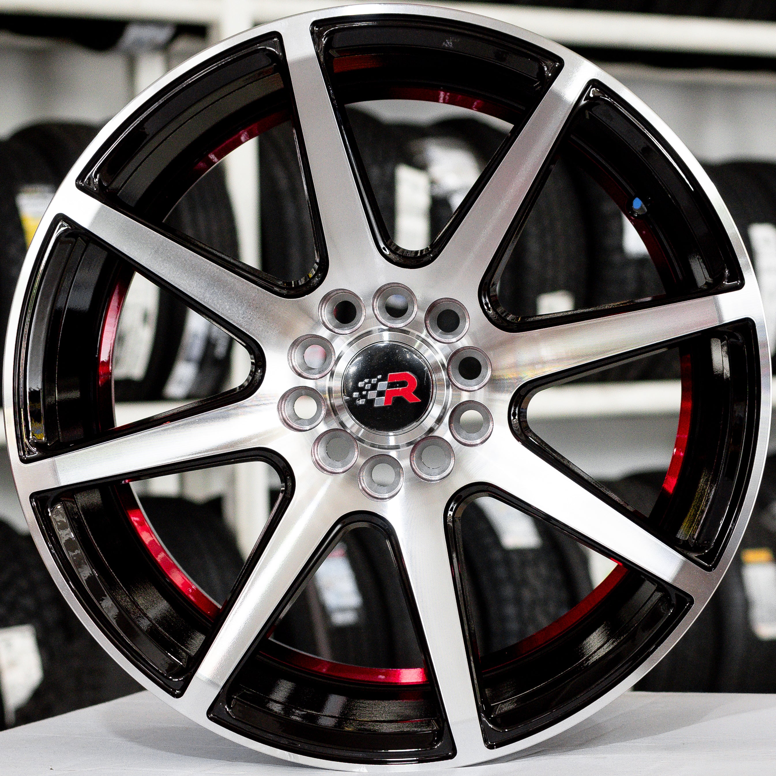 SET DE RINES 17x8 10x105-113.2 ET30 CB73.1 Aluminio