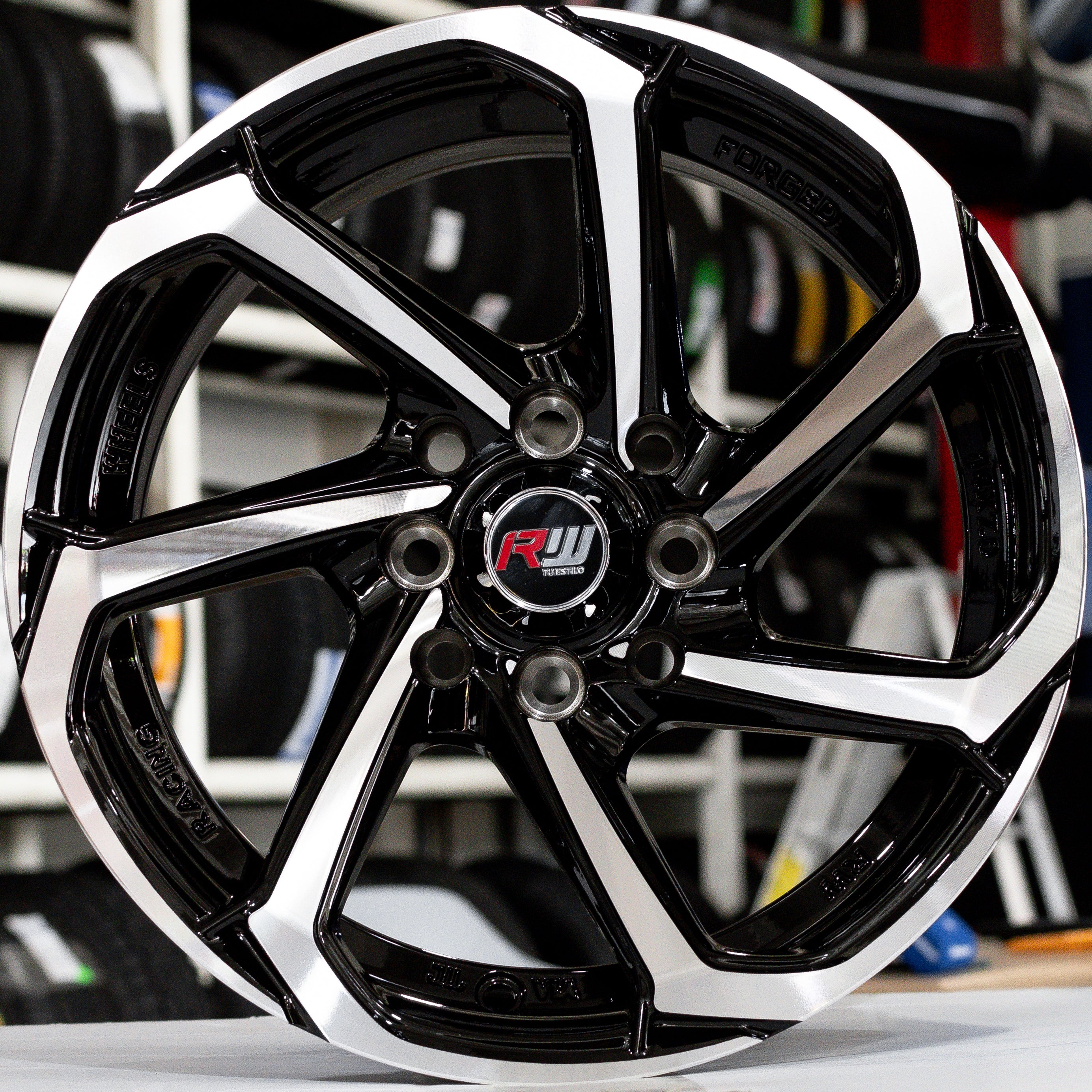 SET DE RINES 14" RACER 803.162930 14X7 CASE: 8X100/114.3 BMF ET: 0 CB: 73,1