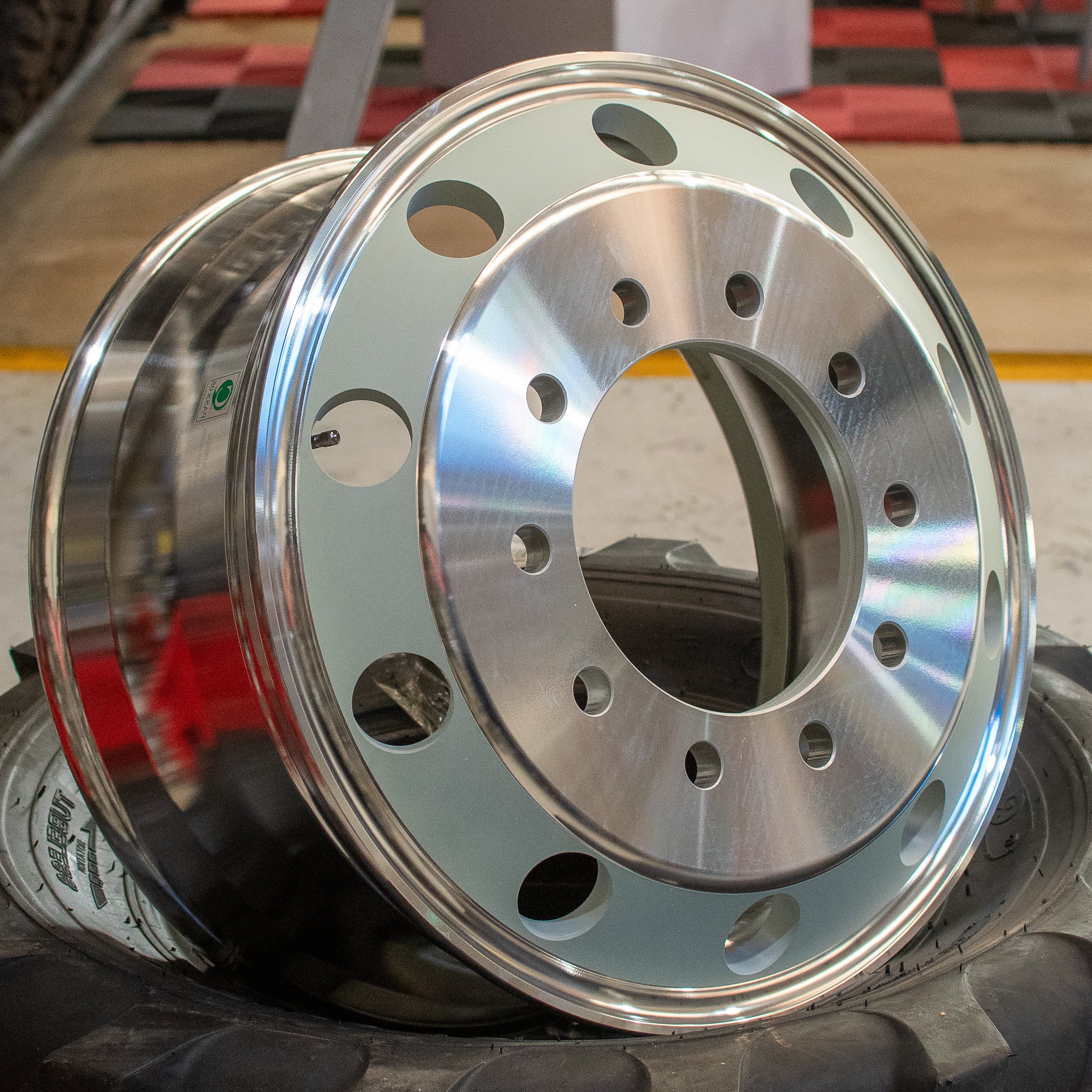 22.5X9.00 10H-26.5MM/1*45 RIN DE ALUMINIO FORJADO REFLECTIVO