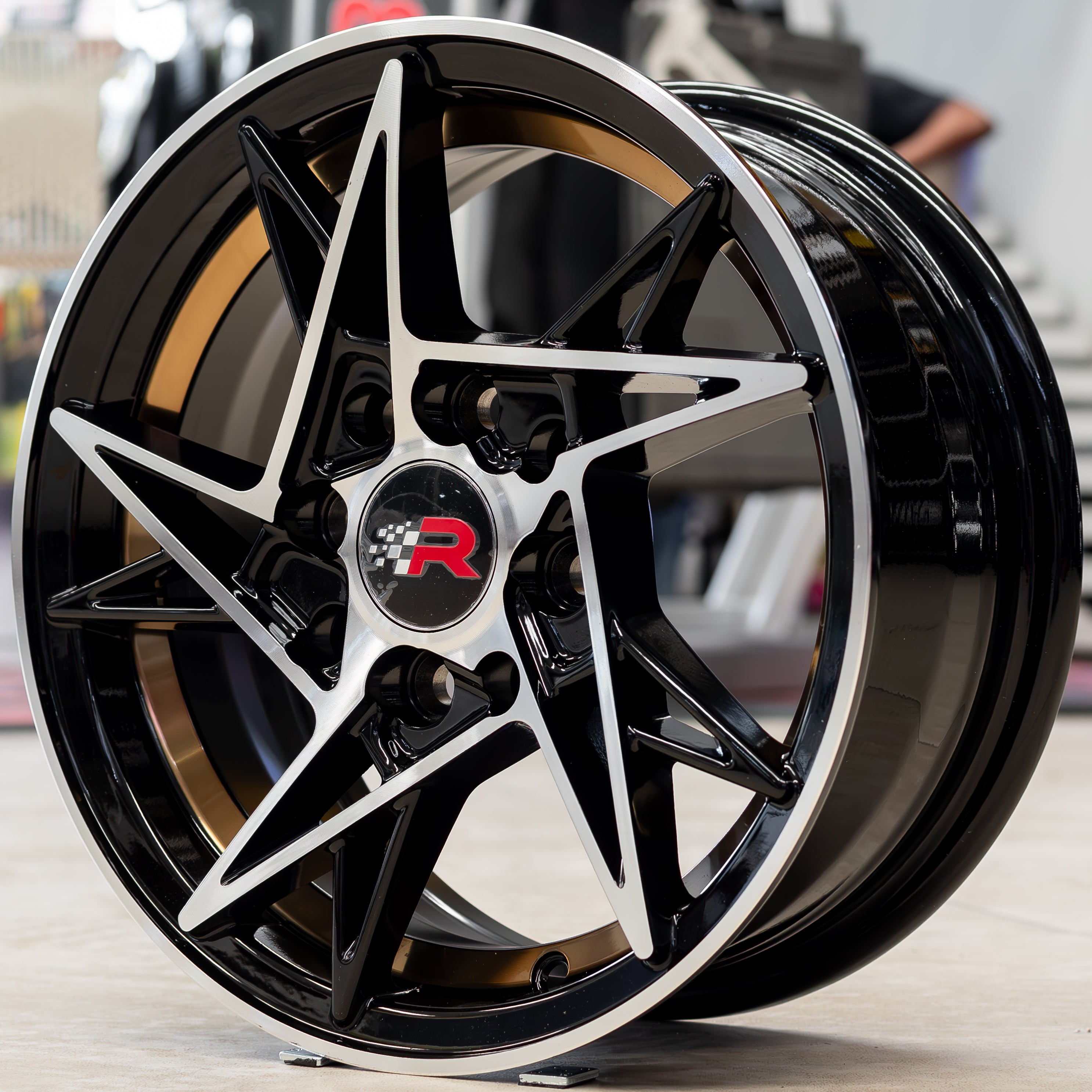 SET DE RINES 13” (13x5.5) – 8X100/114.3 BMF con Línea Bronce