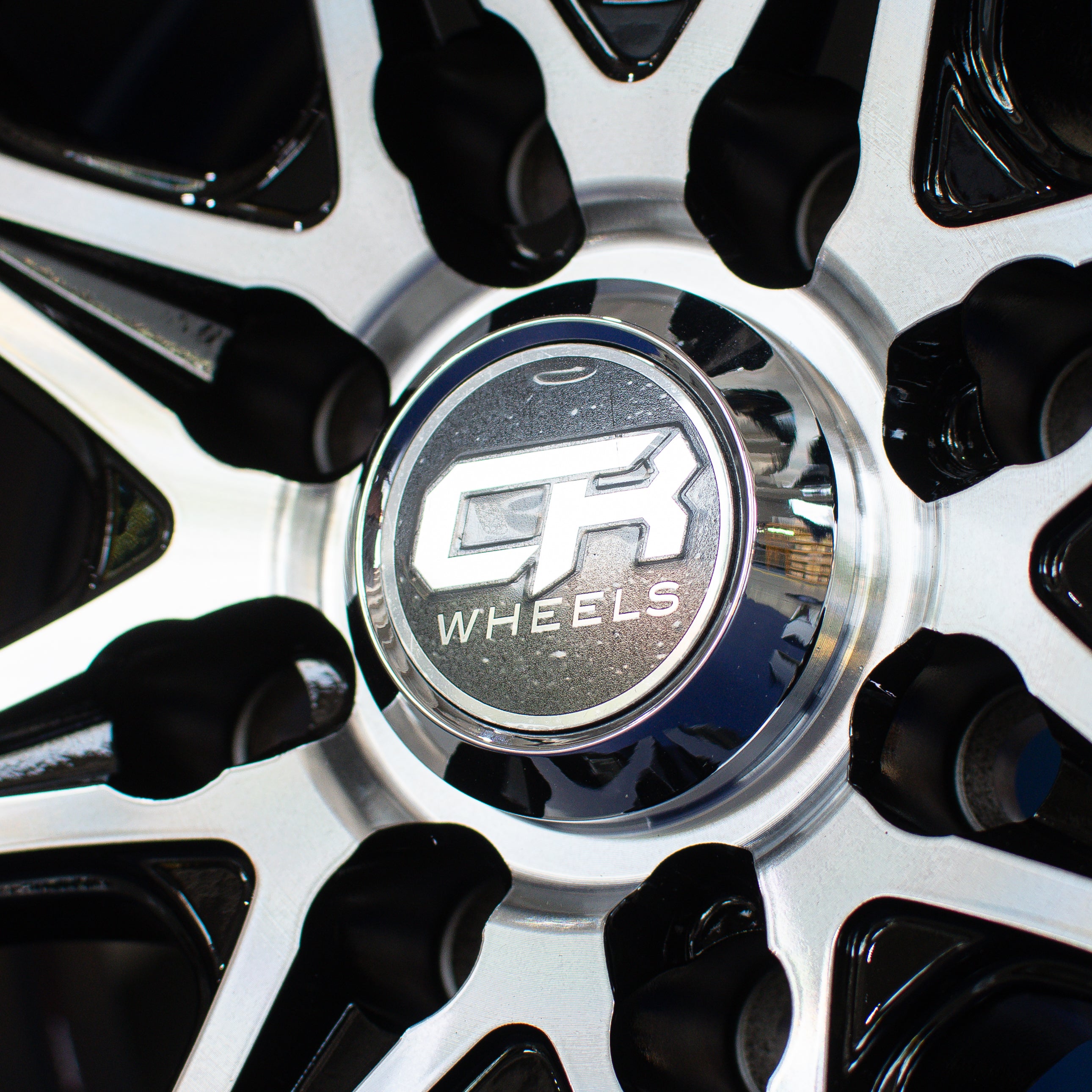 13X5,5 8H 100/114,3 SET DE RINES 13" CR WHEELS 3366 BLACK/POLISHED